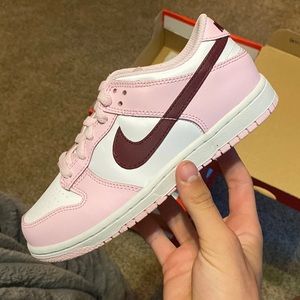 Nike dunk low pink